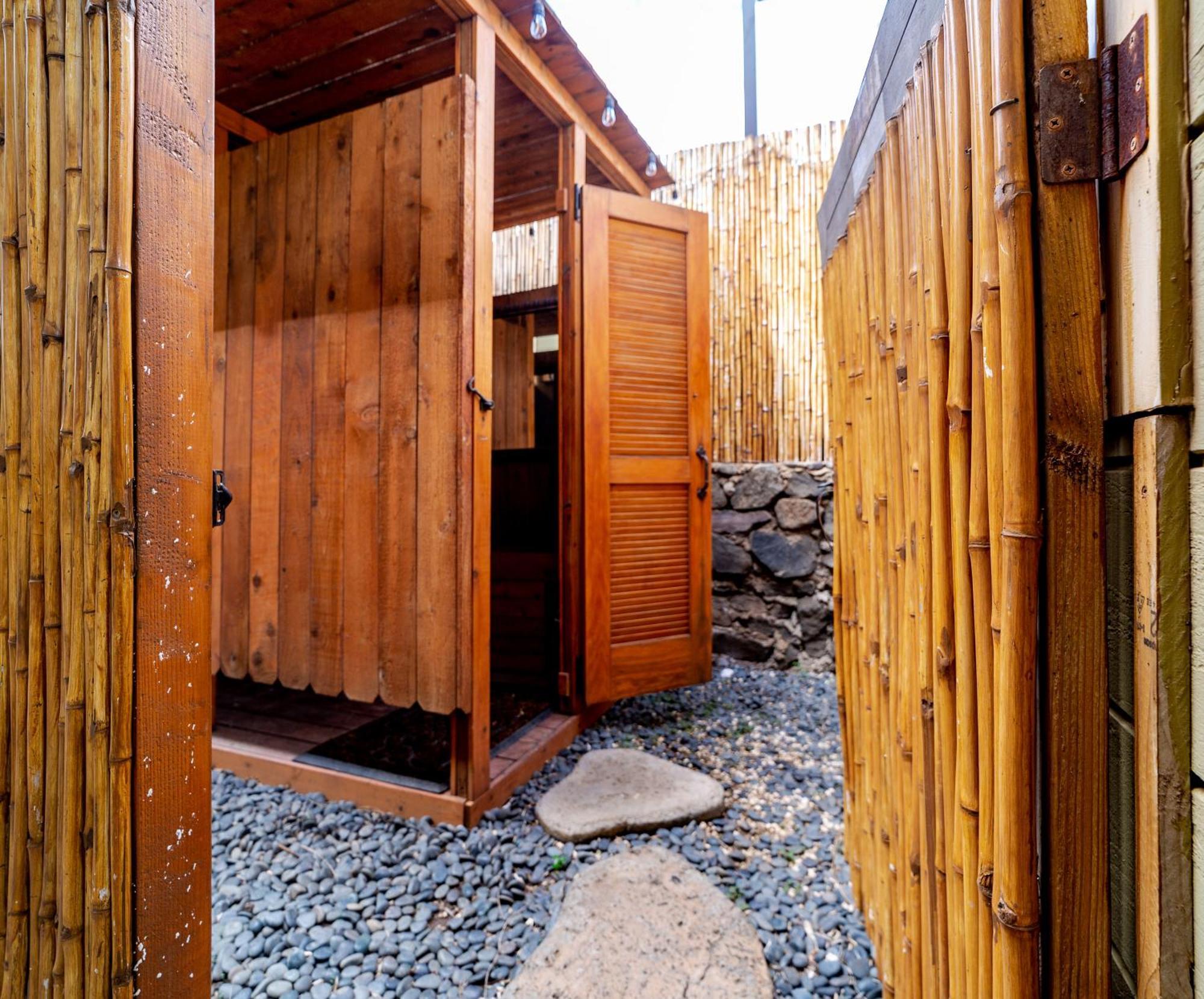 Lotus Suite, 1 Bedroom, Sleeps 4, Pool & Bbq, Pre-Renovation Summer Sale Кихей Экстерьер фото