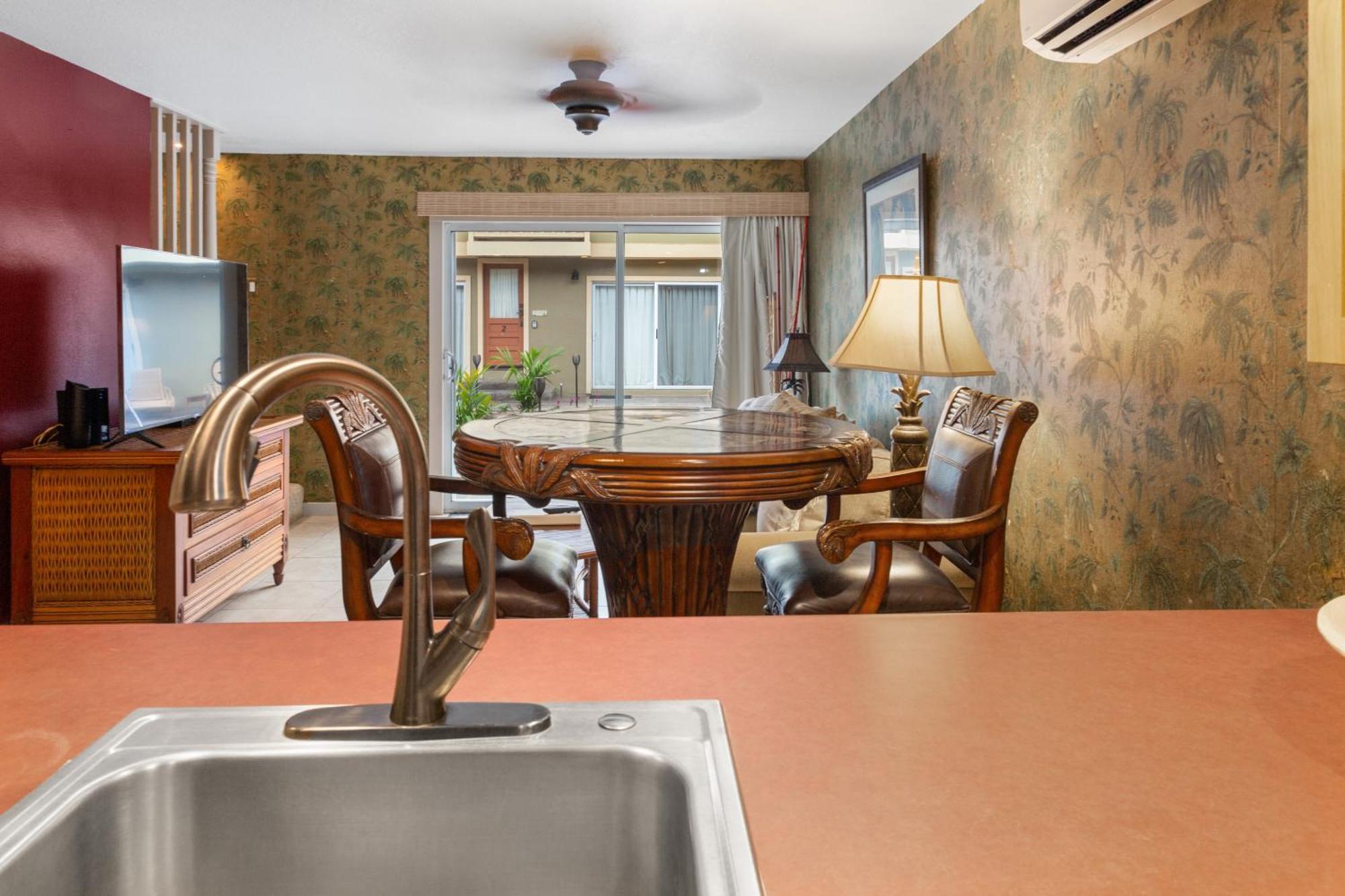 Lotus Suite, 1 Bedroom, Sleeps 4, Pool & Bbq, Pre-Renovation Summer Sale Кихей Экстерьер фото